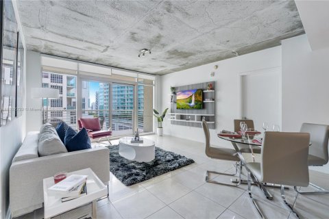 Condominio en alquiler en Miami, Florida, 2 dormitorios, 110.46 m2 № 1688612 - foto 8