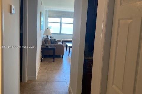 Copropriété à louer à Miami Beach, Floride: 1 chambre, 93.83 m2 № 2039935 - photo 13
