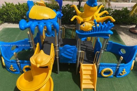 Copropriété à louer à Miami Beach, Floride: 1 chambre, 93.83 m2 № 2039935 - photo 4