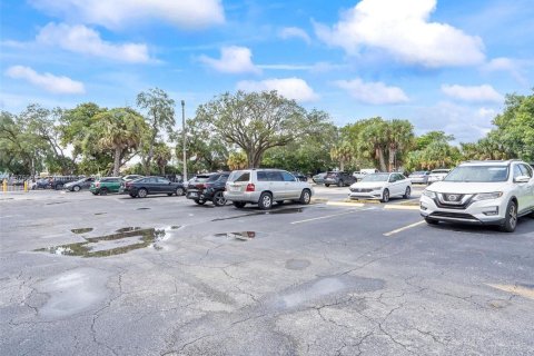 Condominio en venta en North Miami, Florida, 1 dormitorio, 81.29 m2 № 2077012 - foto 24