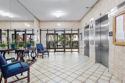Condominio en venta en North Miami, Florida, 1 dormitorio, 81.29 m2 № 2077012 - foto 28