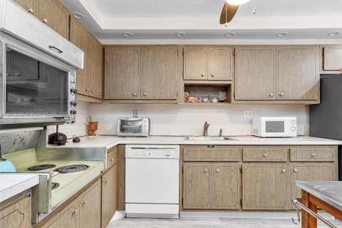 Condominio en venta en North Miami, Florida, 1 dormitorio, 81.29 m2 № 2077012 - foto 7
