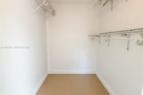 Condo in Cutler Bay, Florida, 2 bedrooms  № 2003378 - photo 8