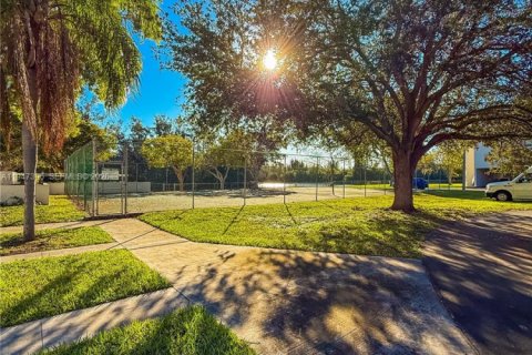 Condo in Cutler Bay, Florida, 2 bedrooms  № 2003378 - photo 14