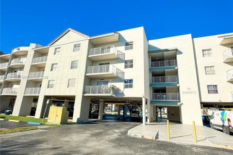 Condo in Cutler Bay, Florida, 2 bedrooms  № 2003378 - photo 2