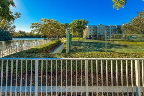 Condo in Cutler Bay, Florida, 2 bedrooms  № 2003378 - photo 15