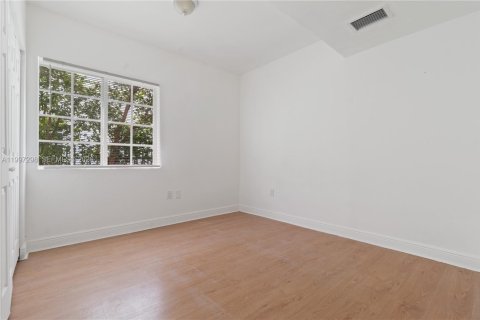 Condo in Miami Beach, Florida, 2 bedrooms  № 2059251 - photo 10