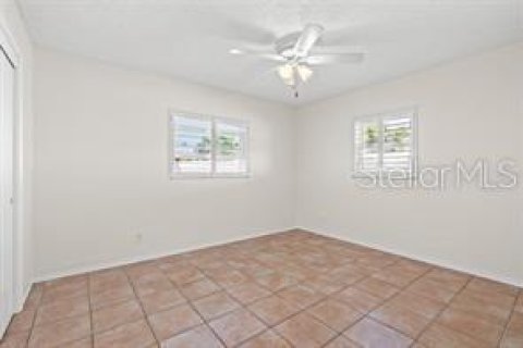House in Saint Pete Beach, Florida 3 bedrooms, 133.59 sq.m. № 1675811 - photo 13