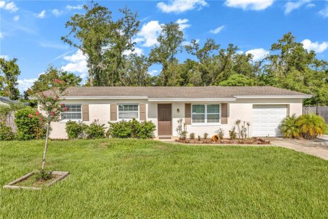 House in Orlando, Florida 3 bedrooms, 157.19 sq.m. № 1888684 - photo 1