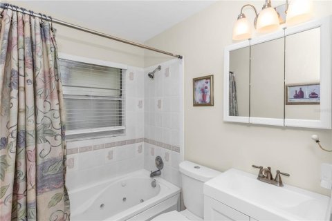 House in Orlando, Florida 3 bedrooms, 157.19 sq.m. № 1888684 - photo 21