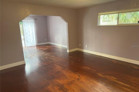 Casa en venta en Deltona, Florida, 3 dormitorios, 223.43 m2 № 1721349 - foto 18