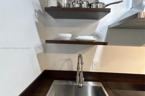 Apartment in Oakland Park, Florida 1 bedroom, 363.99 sq.m. № 1959803 - photo 9