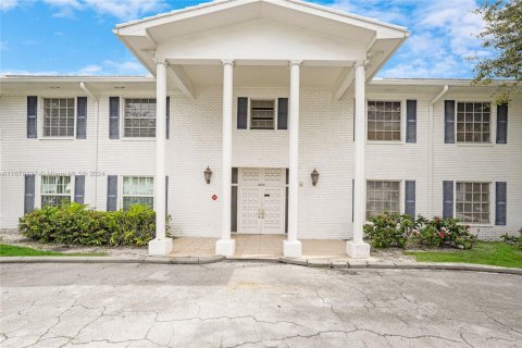 Condominio en venta en Fort Lauderdale, Florida, 2 dormitorios, 95.69 m2 № 1702647 - foto 1