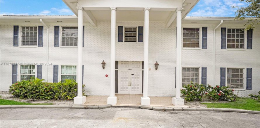 Condominio en Fort Lauderdale, Florida, 2 dormitorios № 1702647