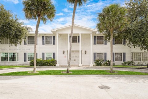 Condominio en venta en Fort Lauderdale, Florida, 2 dormitorios, 95.69 m2 № 1702647 - foto 2