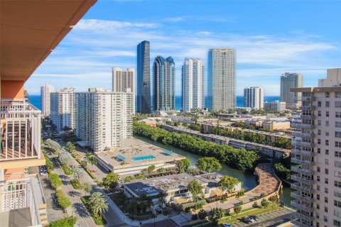 Condo in Sunny Isles Beach, Florida, 1 bedroom  № 1506014 - photo 3