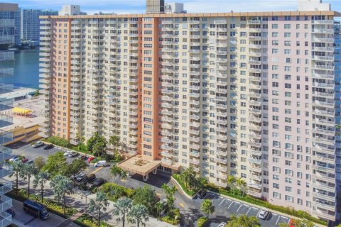 Condo in Sunny Isles Beach, Florida, 1 bedroom  № 1506014 - photo 6