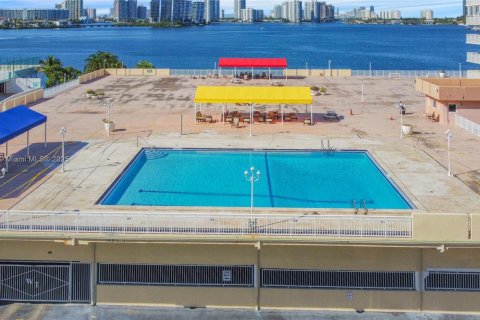 Condo in Sunny Isles Beach, Florida, 1 bedroom  № 1506014 - photo 25