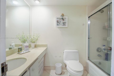 Condo in Sunny Isles Beach, Florida, 1 bedroom  № 1506014 - photo 18