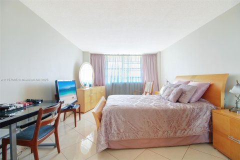 Condo in Sunny Isles Beach, Florida, 1 bedroom  № 1506014 - photo 16