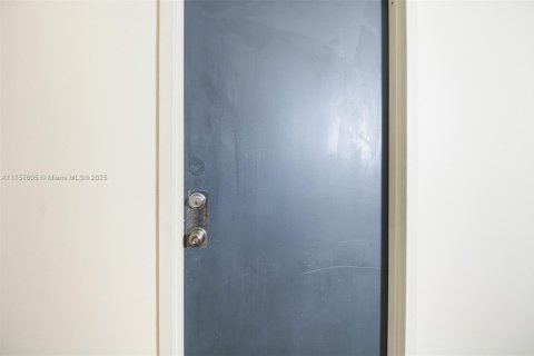 Condo in Sunny Isles Beach, Florida, 1 bedroom  № 1506014 - photo 10