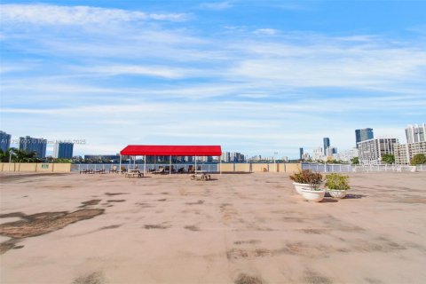 Condo in Sunny Isles Beach, Florida, 1 bedroom  № 1506014 - photo 28