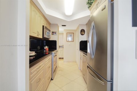 Condo in Sunny Isles Beach, Florida, 1 bedroom  № 1506014 - photo 14
