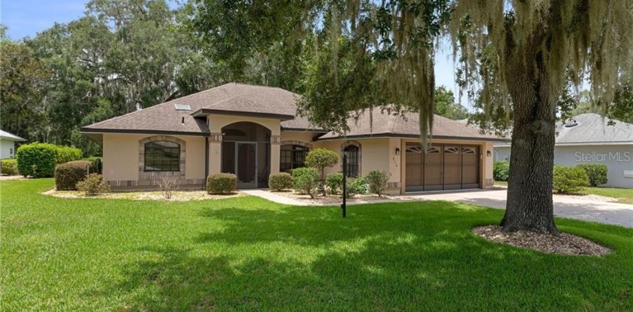 House in Hernando, Florida 3 bedrooms, 189.43 sq.m. № 2225028