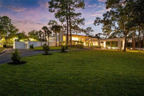 House in Longwood, Florida 7 bedrooms, 1375.05 sq.m. № 2208281