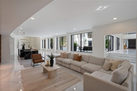House in Longwood, Florida 7 bedrooms, 1375.05 sq.m. № 2208281 - photo 15