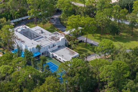 House in Longwood, Florida 7 bedrooms, 1375.05 sq.m. № 2208281 - photo 6
