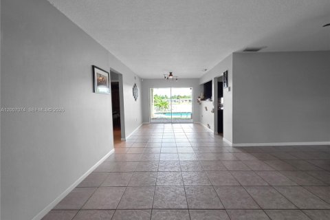 Casa en venta en Sunrise, Florida, 3 dormitorios, 115.01 m2 № 2154028 - foto 4