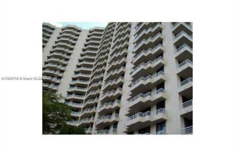 Condominio en alquiler en Aventura, Florida, 3 dormitorios, 109.72 m2 № 1896509 - foto 1