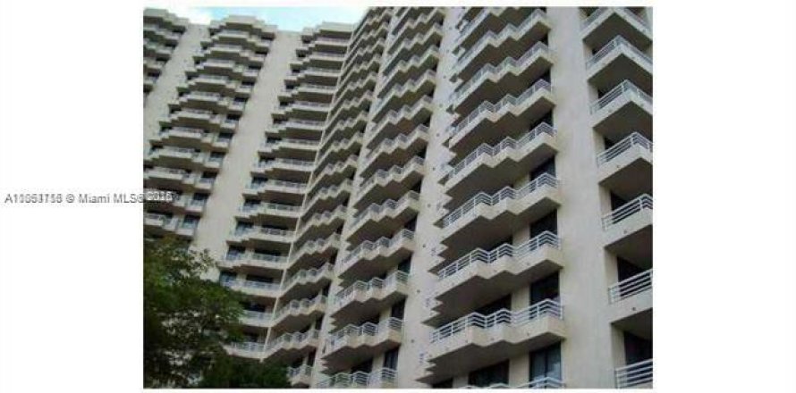 Condominio en Aventura, Florida, 3 dormitorios № 1896509