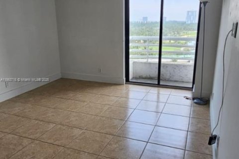 Condominio en alquiler en Aventura, Florida, 3 dormitorios, 109.72 m2 № 1896509 - foto 16