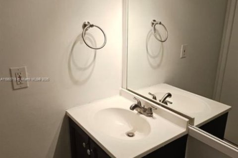 Condominio en alquiler en Aventura, Florida, 3 dormitorios, 109.72 m2 № 1896509 - foto 10