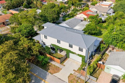 Villa ou maison à vendre à West Palm Beach, Floride: 4 chambres, 350.43 m2 № 2087506 - photo 3