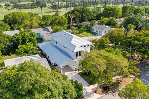 Villa ou maison à vendre à West Palm Beach, Floride: 4 chambres, 350.43 m2 № 2087506 - photo 2