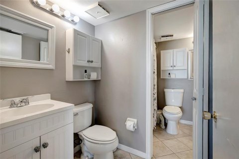Condo in Saint Petersburg, Florida, 2 bedrooms  № 1560936 - photo 10