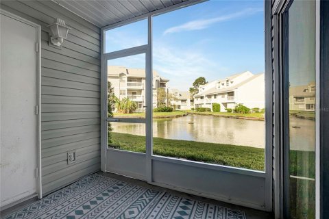 Condo in Saint Petersburg, Florida, 2 bedrooms  № 1560936 - photo 15