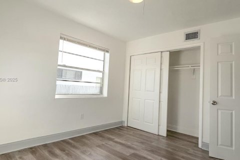 Снять в аренду кондоминиум в Майами, Флорида 2 спальни, 74.51м2, № 1970217 - фото 6