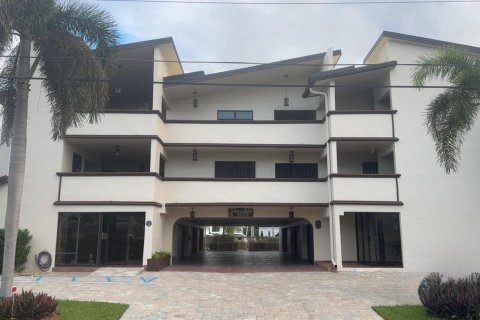 Condo à Pompano Beach, Floride, 2 chambres  № 2411776