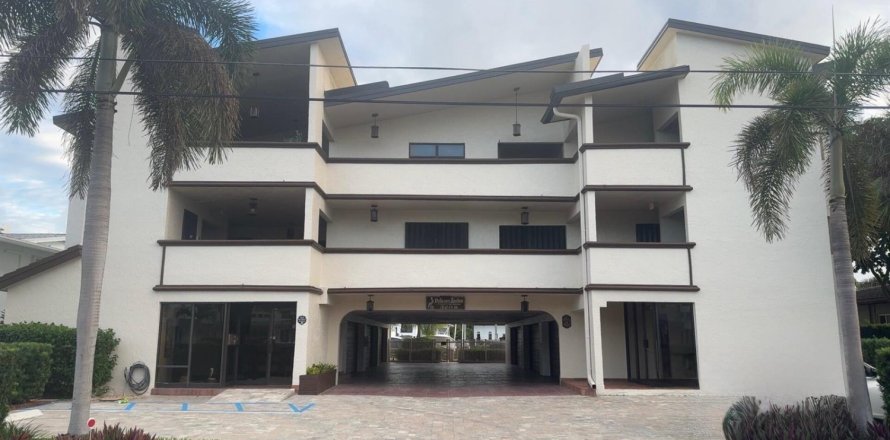 Condo à Pompano Beach, Floride, 2 chambres  № 2411776