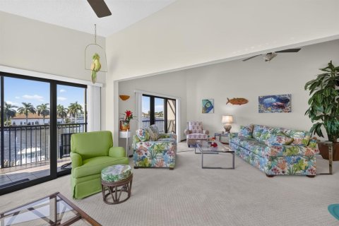 Copropriété à vendre à Pompano Beach, Floride: 2 chambres, 141.21 m2 № 2411776 - photo 10
