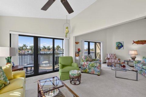 Copropriété à vendre à Pompano Beach, Floride: 2 chambres, 141.21 m2 № 2411776 - photo 11