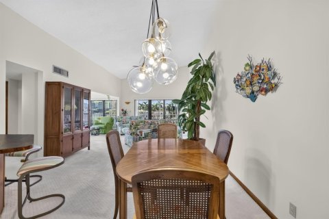 Copropriété à vendre à Pompano Beach, Floride: 2 chambres, 141.21 m2 № 2411776 - photo 17