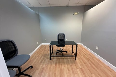 Immobilier commercial à louer à Orlando, Floride: 81.48 m2 № 2136766 - photo 12