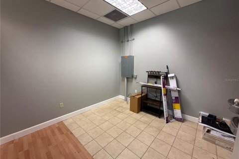 Immobilier commercial à louer à Orlando, Floride: 81.48 m2 № 2136766 - photo 13