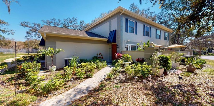 Condominio en Temple Terrace, Florida, 2 dormitorios № 1815032