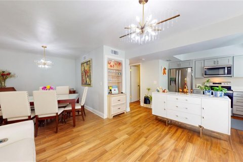Condominio en venta en Temple Terrace, Florida, 2 dormitorios, 102.56 m2 № 1815032 - foto 6